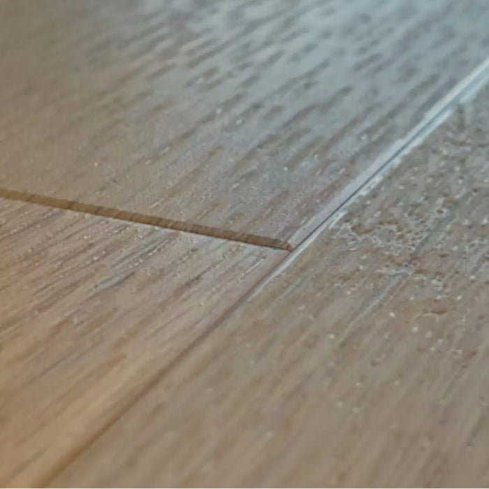 Detailfoto V-groef bij houtlook rechte planken