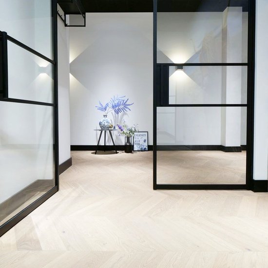 MDF Moderne plint 120x12 voorgelakt RAL 9005