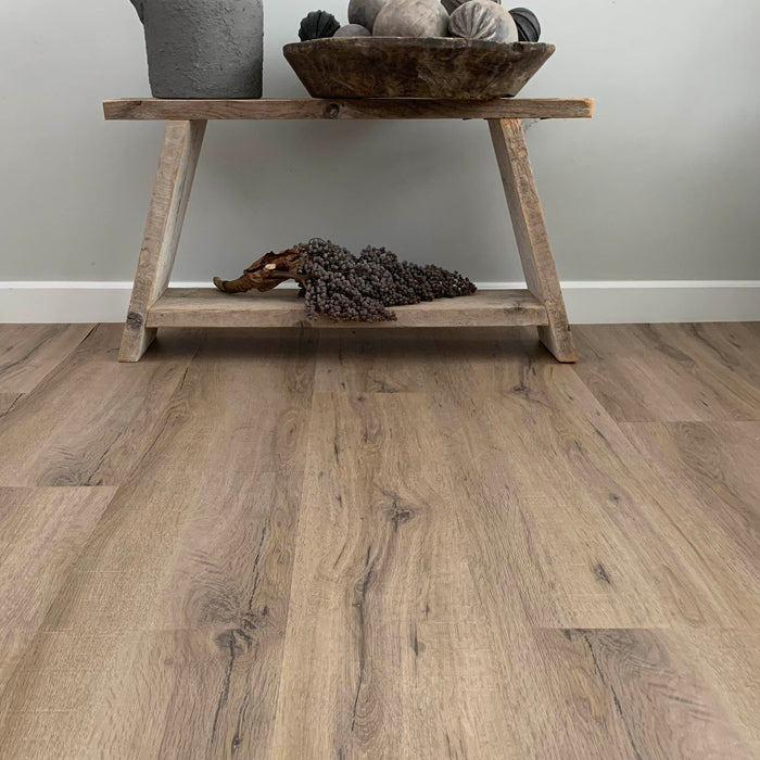 Gelasta - City 5600 Smoked Oak Light Rigid Click