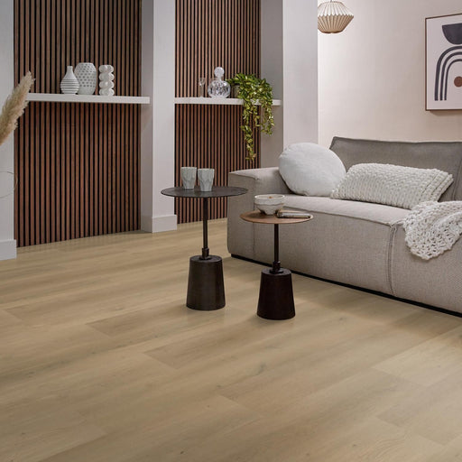 Sfeerimpressie van de Ambiant Espero Click SRC Warm Oak in een woonkamer