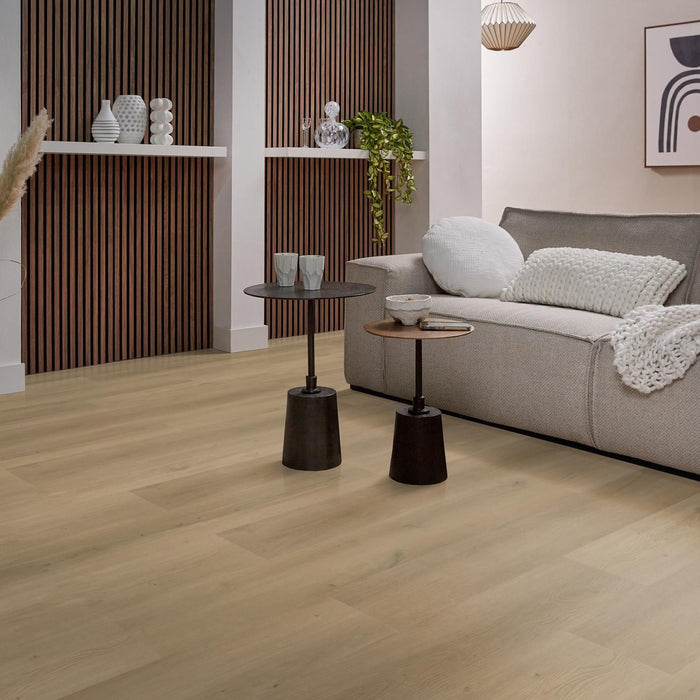 Sfeerimpressie van de Ambiant Espero Click SRC Warm Oak in een woonkamer