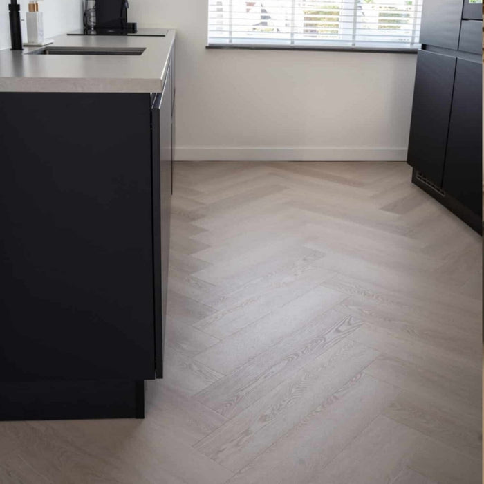 Vloerra Signature - 7230 light oak - Visgraat Click