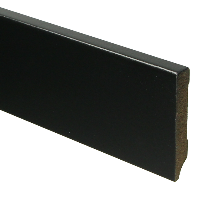 Moderne Plint 70x12mm voorgelakt RAL 9005