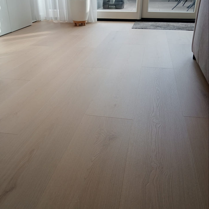 Vloerra Signature - 7330 Light Oak Rechte plank Click PVC